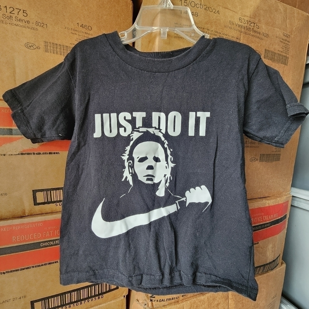 Nike Halloween Parody Tee Black Graphic T-Shirt Micheal Meyers Boy's Size 5T EUC
